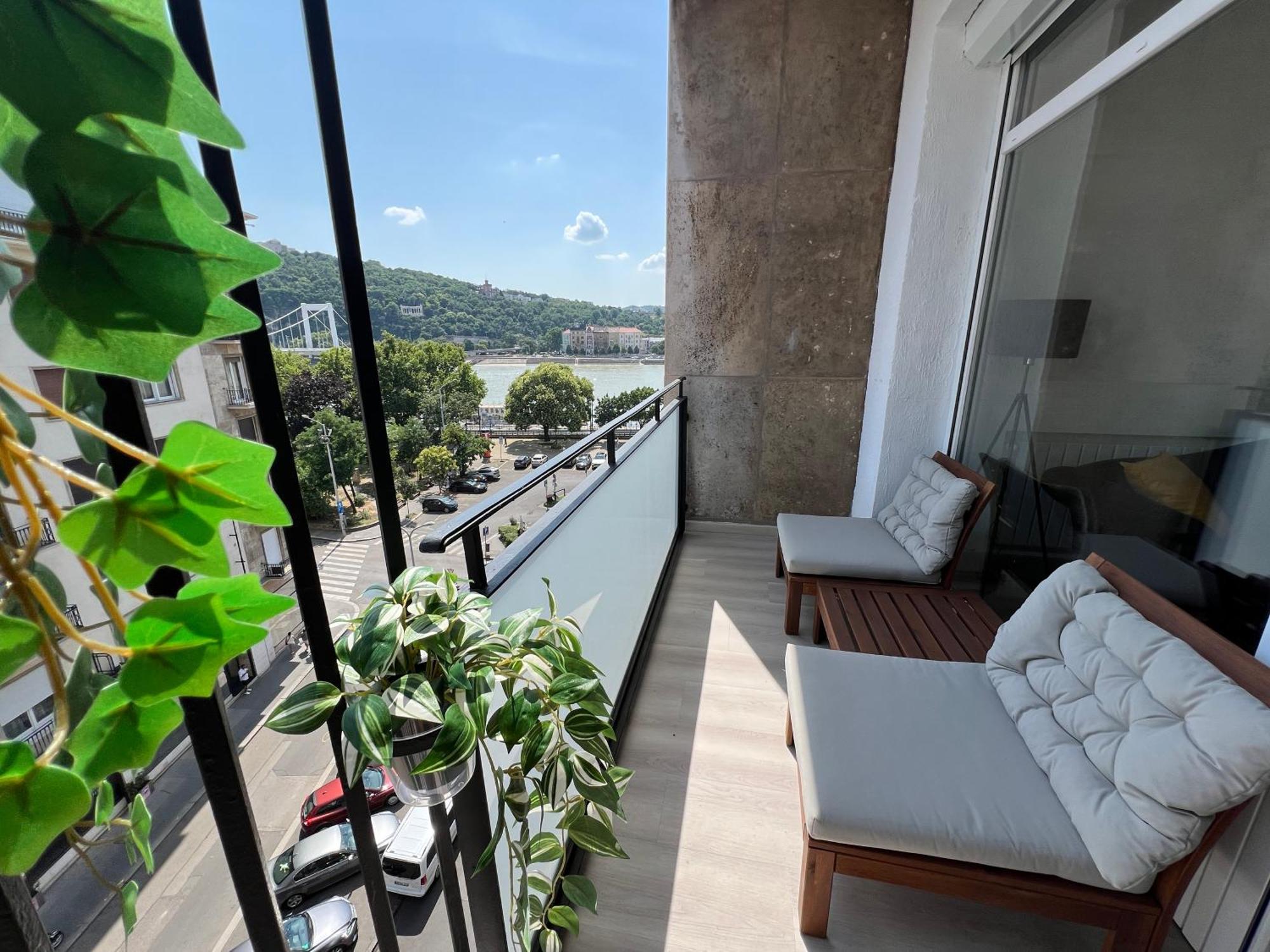 Appartamento Golden At Erzsebet Bridge *